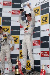 092912_SoloPodium_sm